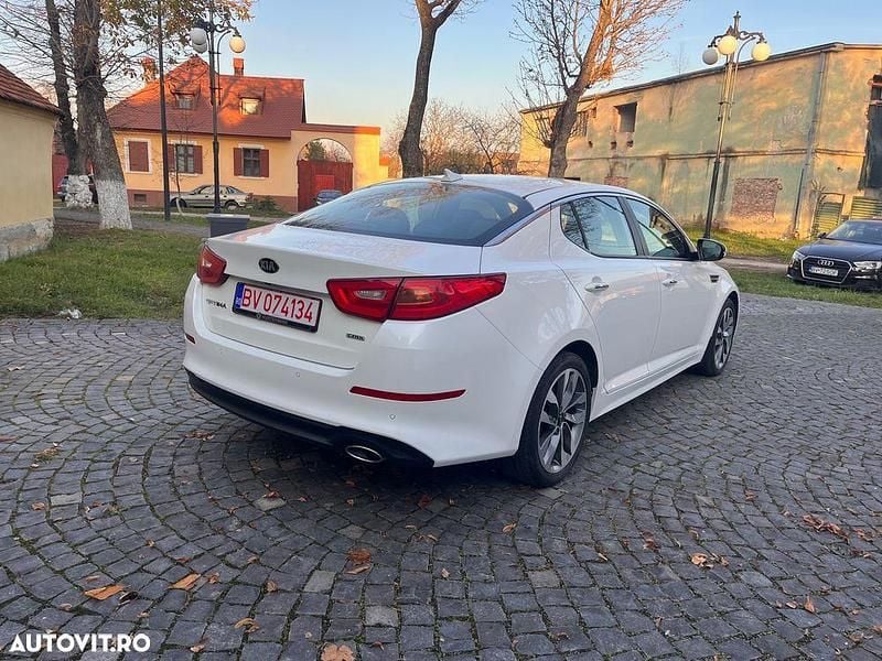 Second-hand Kia Optima Edition 7 136 CP (100 kW) 2014 Culoarealb Berlinǎ