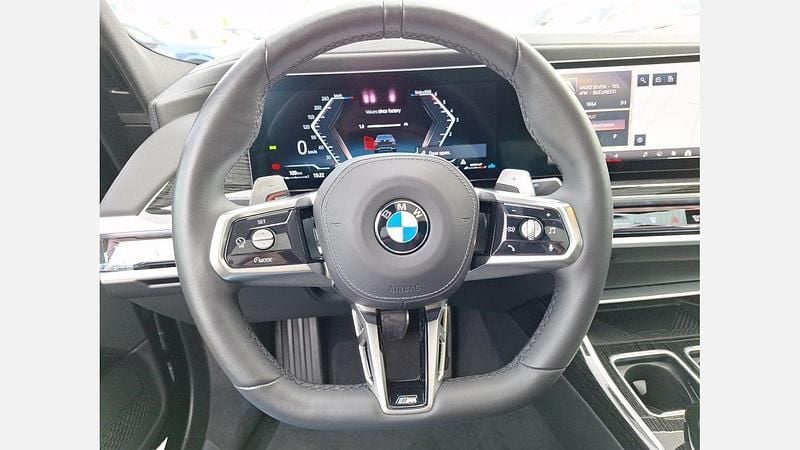 Second-hand BMW 740 Comfort Edition 299 CP (219 kW) 2024 Black sapphire metallic metalizat Berlinǎ