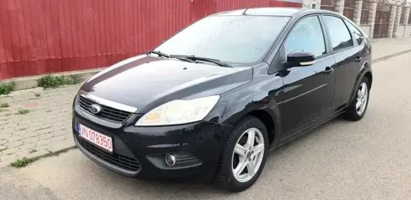 Negru Utilizat 2009 Ford Focus Hatchback | 2.500 EUR (Preț OK) - Imagine 1/4