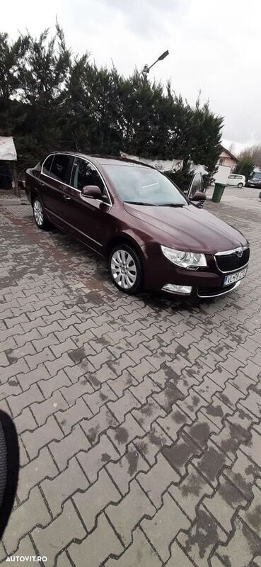 Second-hand Skoda Superb Elegance 170 CP (125 kW) 2009 Rosu Berlinǎ