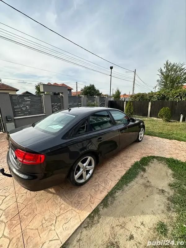 Negru Utilizat 2010 Audi A4 Berlinǎ | 7.000 EUR (Preț OK) - Imagine 1/4
