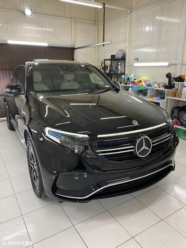 Culoarenegru Utilizat 2021 Mercedes EQC400 SUV | 39.500 EUR (Preț OK) - Imagine 1/4