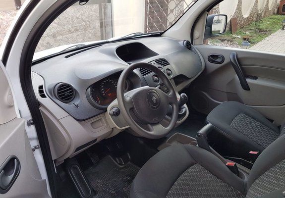 Second-hand Renault Kangoo 106 CP (77 kW) 2010 Alb Monovolum