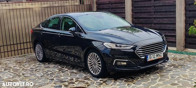 Culoarenegru Utilizat 2020 Ford Mondeo Titanium Berlinǎ | 18.490 EUR (Preț OK) - Imagine 1/4