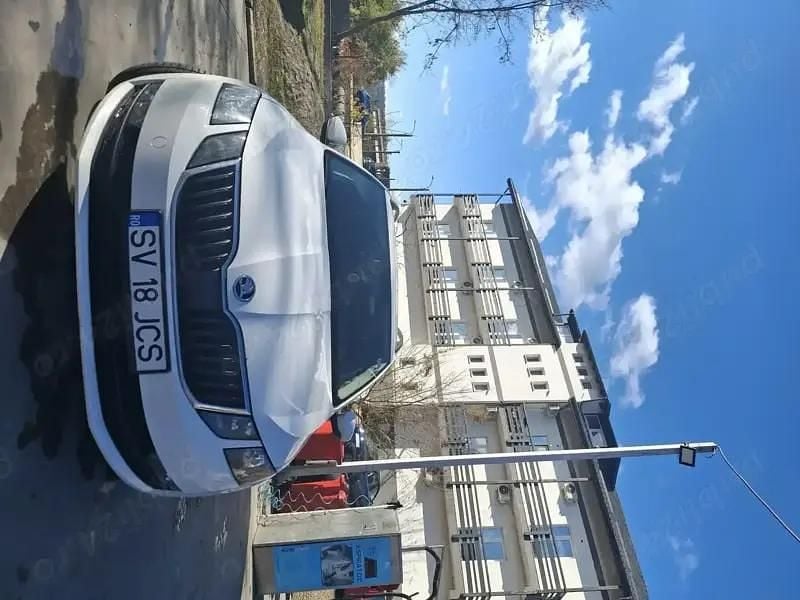 Alb Utilizat 2018 Skoda Octavia Break | 8.500 EUR (Preț OK) - Imagine 1/4