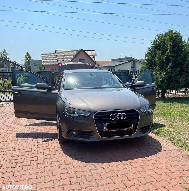 Second-hand Audi A4 Comfort 170 CP (125 kW) 2013 Culoaregri Berlinǎ