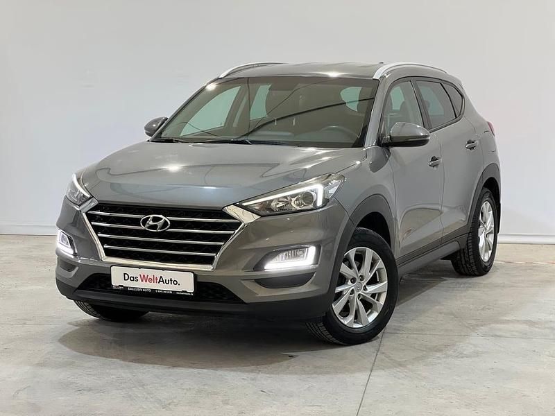 Gri inchis metalic Second-hand 2019 Hyundai Tucson SUV | 14.990 EUR (Preț bun) - Imagine 1/4