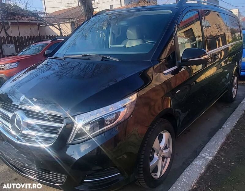 Negru Utilizat 2016 Mercedes V250 Monovolum | 37.000 EUR (Puțin scump) - Imagine 1/4