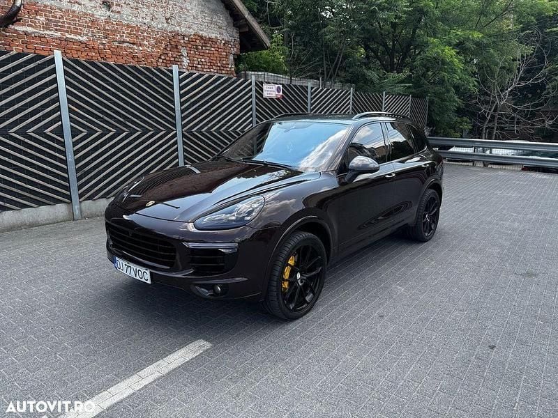 Maro Utilizat 2016 Porsche Cayenne SUV | 27.500 EUR (Preț bun) - Imagine 1/4