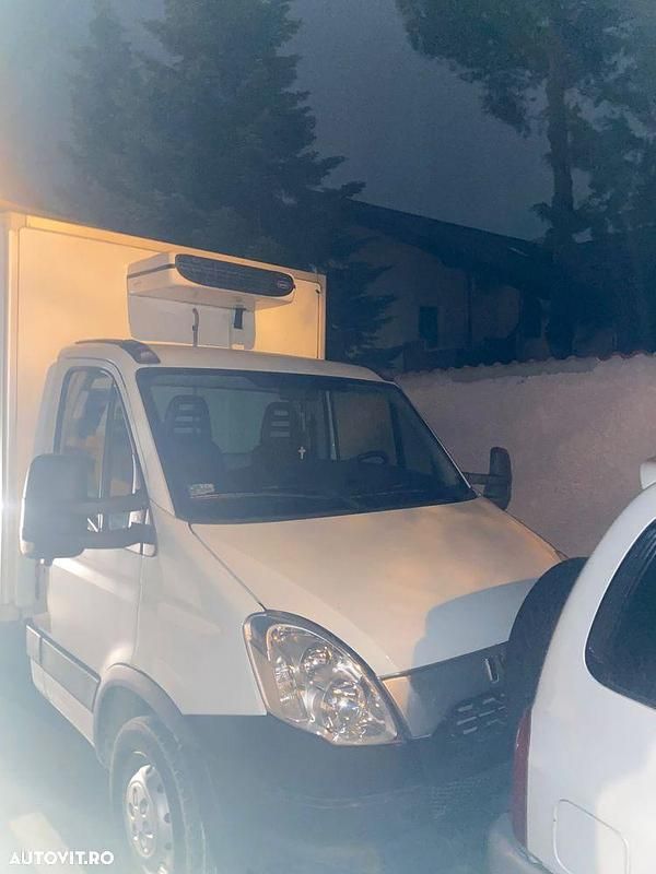 Culoarealb Utilizat 2013 Iveco Massif Monovolum | 15.050 EUR - Imagine 1/4