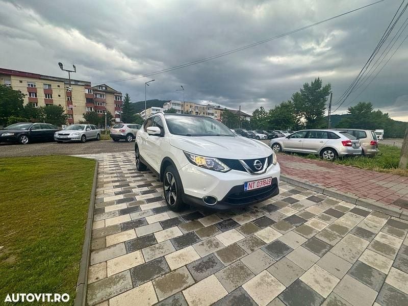 Alb Utilizat 2017 Nissan Qashqai Tekna SUV | 11.000 EUR (Preț bun) - Imagine 1/4