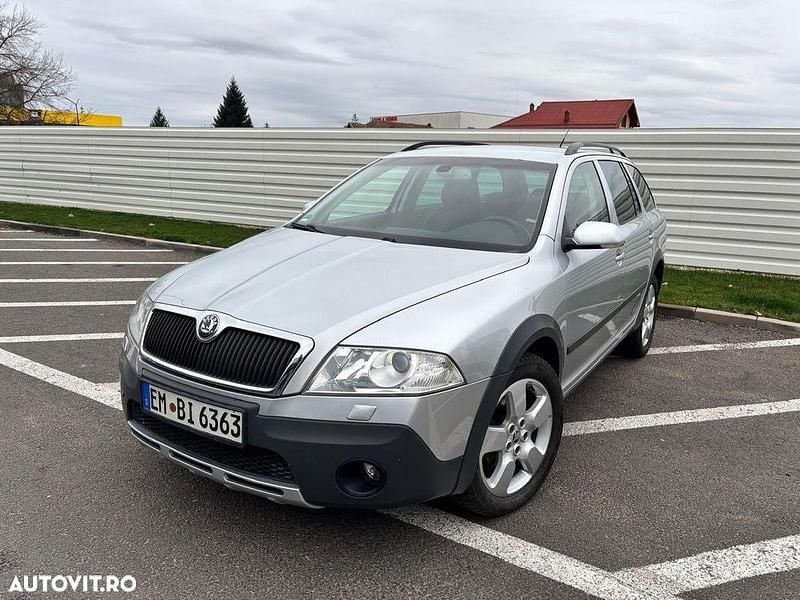 Culoareargint Second-hand 2009 Skoda Octavia Scout 4x4 Break | 4.500 EUR (Preț OK) - Imagine 1/4