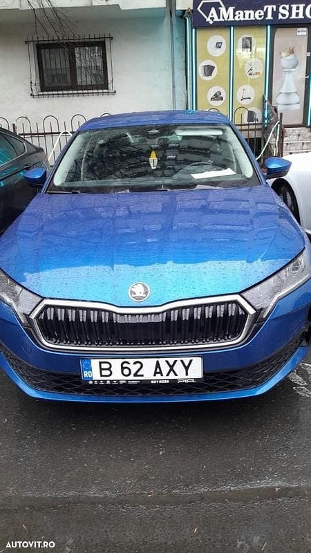 Culoarealbastru Utilizat 2025 Skoda Octavia Essence Berlinǎ | 24.000 EUR (Preț OK) - Imagine 1/4