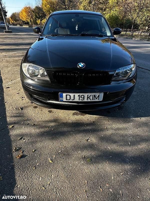 Culoarenegru Utilizat 2008 BMW 118 Coupé Sport Line Coupe | 4.450 EUR - Imagine 1/4