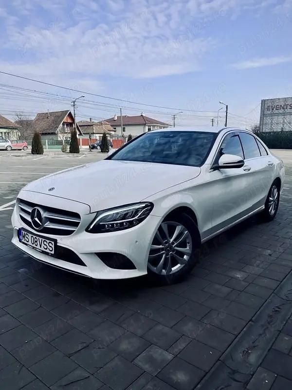 Second-hand Mercedes C220 194 CP (142 kW) 2018 Berlinǎ