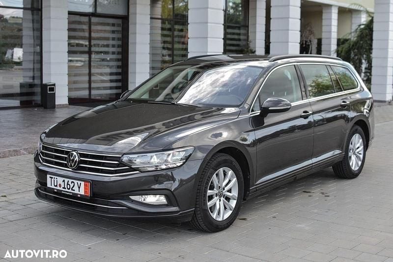 Culoaremaro Utilizat 2022 VW Passat Comfortline Break | 14.999 EUR (Super Preț) - Imagine 1/4