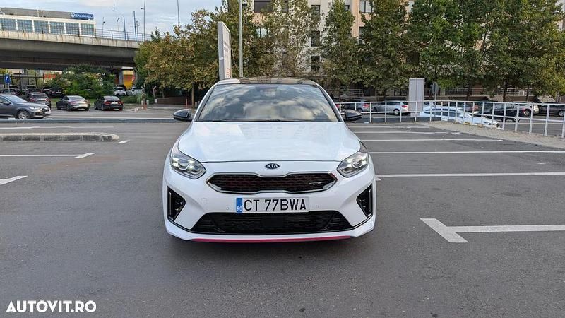 Culoarealb Utilizat 2020 Kia Ceed GT Hatchback | 22.900 EUR - Imagine 1/4