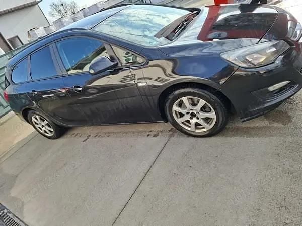 Second-hand Opel Astra Sport 81 CP (59 kW) 2014 Negru Break