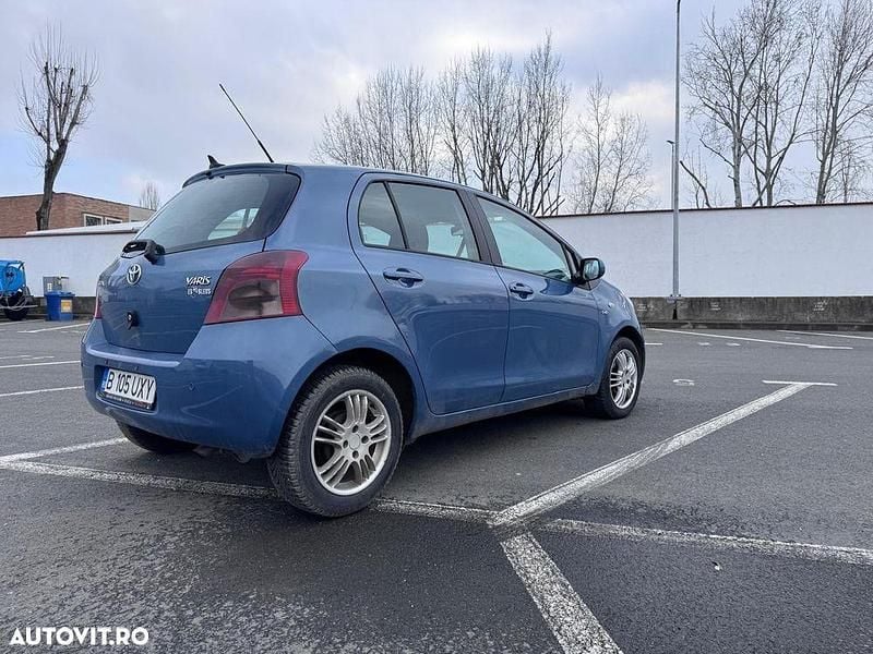 Second-hand Toyota Yaris Sol 90 CP (66 kW) 2008 Culoarealbastru Hatchback