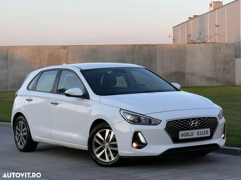Culoarealb Utilizat 2018 Hyundai i30 Style Hatchback | 10.980 EUR (Preț OK) - Imagine 1/4