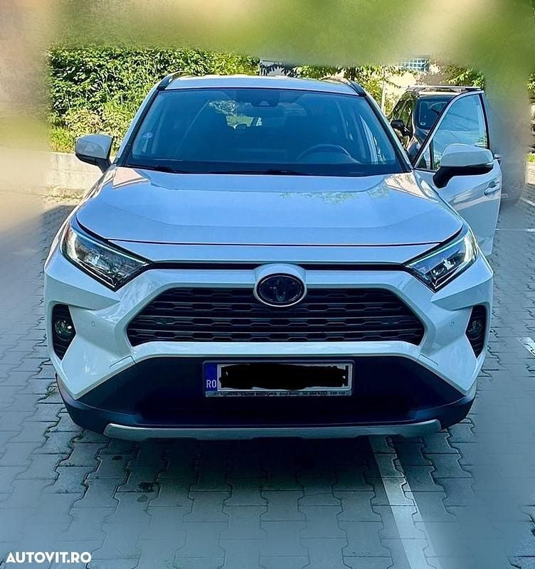 Culoarealb Utilizat 2019 Toyota RAV4 Hybrid SUV | 24.700 EUR (Puțin scump) - Imagine 1/4