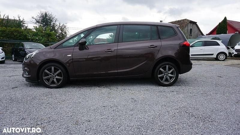 Second-hand Opel Zafira Enjoy 140 CP (102 kW) 2016 Culoaremaro Monovolum