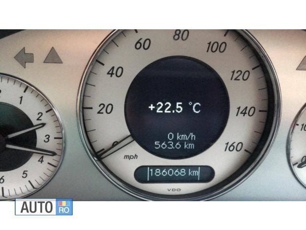 Second-hand Mercedes E320 245 CP (180 kW) 2005 Argintiu Berlinǎ