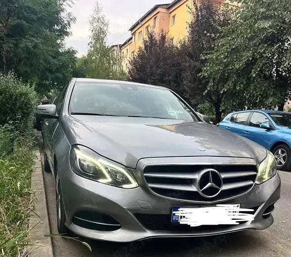 Utilizat 2013 Mercedes E200 Berlinǎ | 10.000 EUR - Imagine 1/4