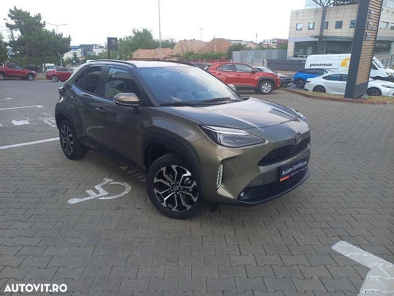 Verde Utilizat 2024 Toyota Yaris Cross SUV | 27.300 EUR (Preț OK) - Imagine 1/4