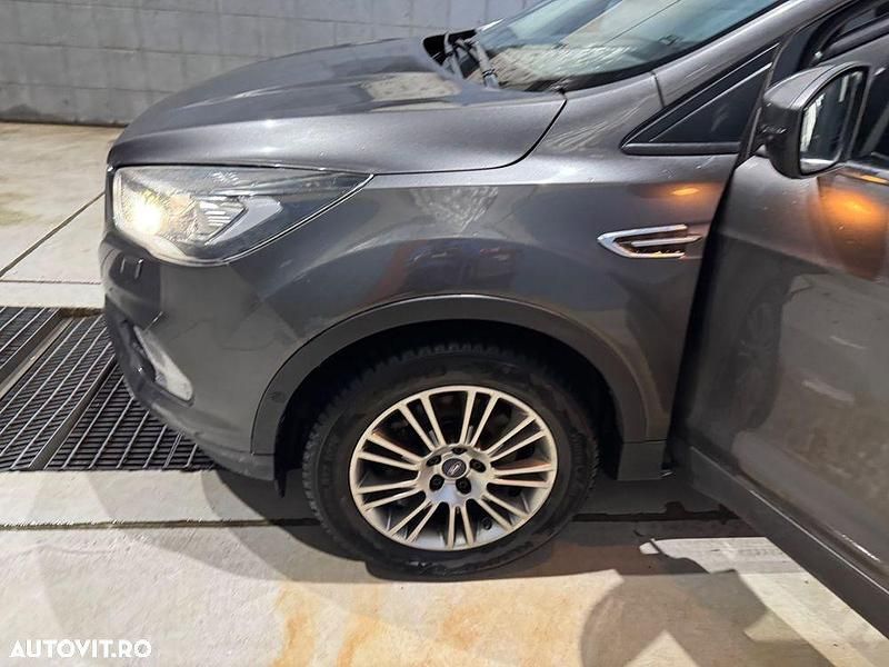 Second-hand Ford Kuga Titanium 180 CP (132 kW) 2018 Culoaregri SUV