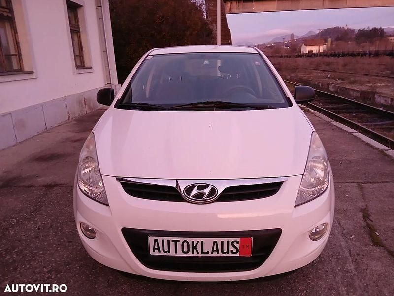 Culoarealb Utilizat 2012 Hyundai i20 | 3.100 EUR (Preț OK) - Imagine 1/4