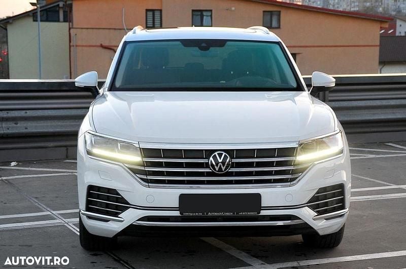 Second-hand VW Touareg Elegance 231 CP (169 kW) 2022 Culoarealb SUV