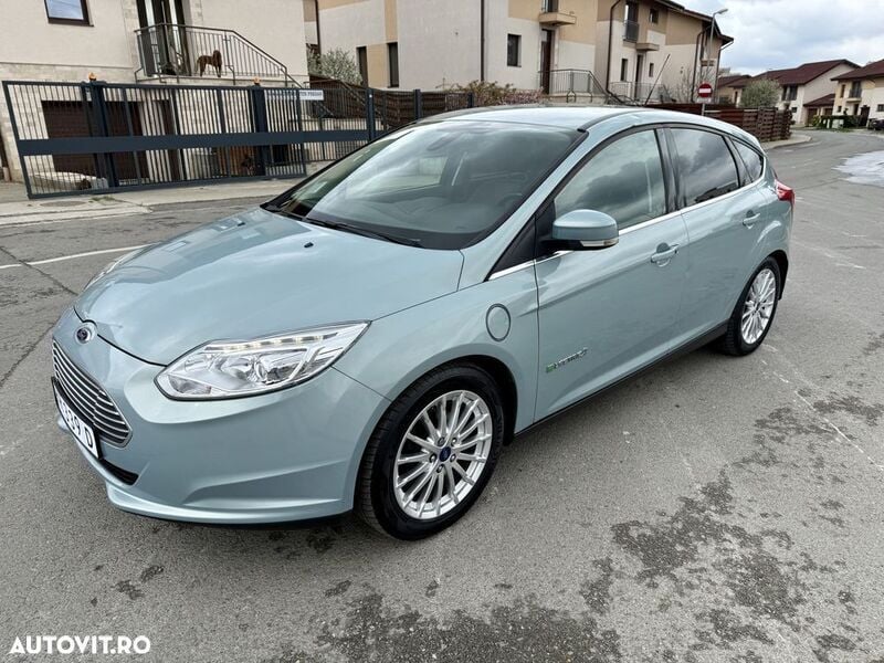 Albastru Utilizat 2015 Ford Focus Electric Hatchback | 7.590 EUR - Imagine 1/4