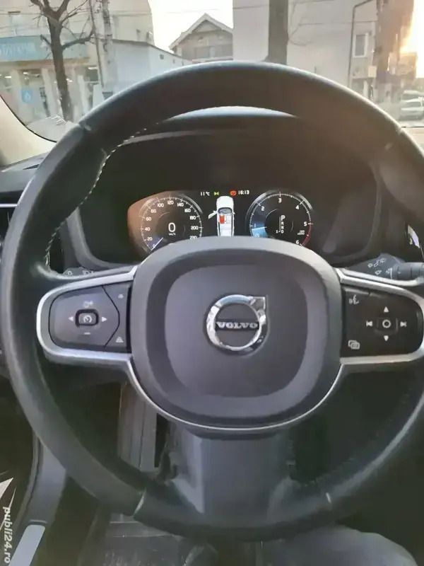Utilizat 2019 Volvo V60 Break | 16.000 EUR (Scump) - Imagine 1/4