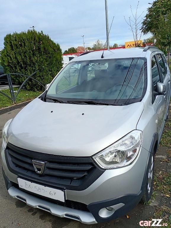 Argintiu Utilizat 2017 Dacia Lodgy Stepway Monovolum | 6.950 EUR (Super Preț) - Imagine 1/4