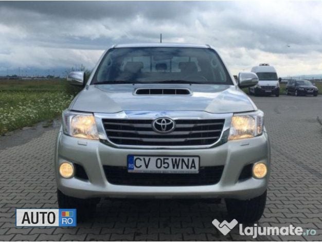 Second-hand Toyota HiLux 177 CP (130 kW) 2013 Gri metalizat Pickup