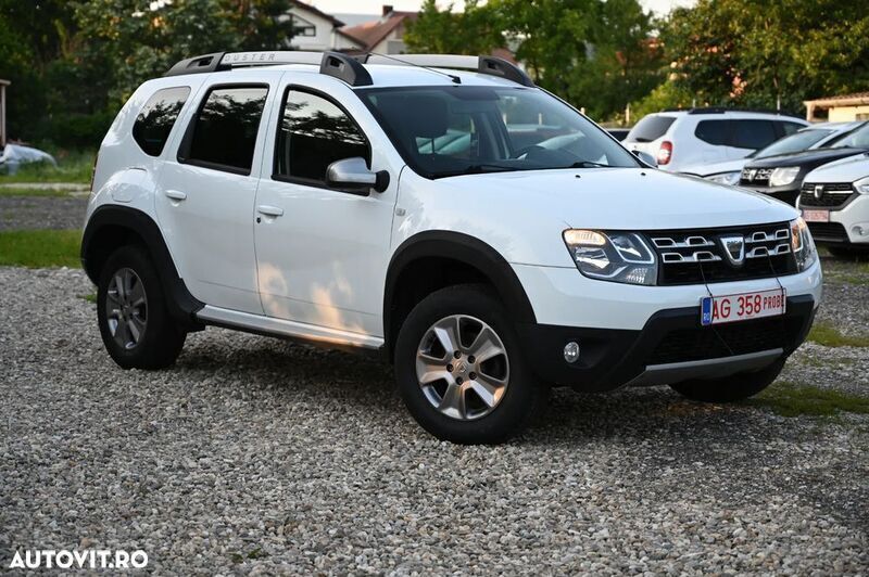 Alb Utilizat 2015 Dacia Duster Lauréate SUV | 7.200 EUR (Preț OK) - Imagine 1/4