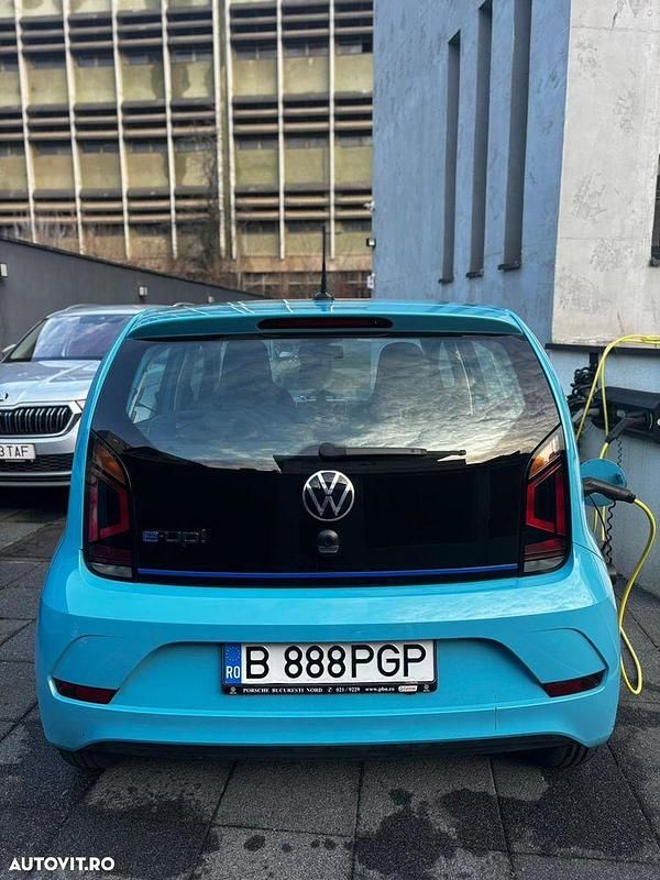 Second-hand VW e-up! 60 kW (82 CP) 2021 Culoarealbastru Hatchback
