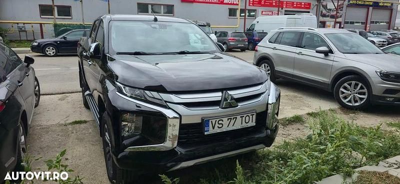 Second-hand Mitsubishi L200 Instyle 150 CP (110 kW) 2020 Culoarenegru Pickup