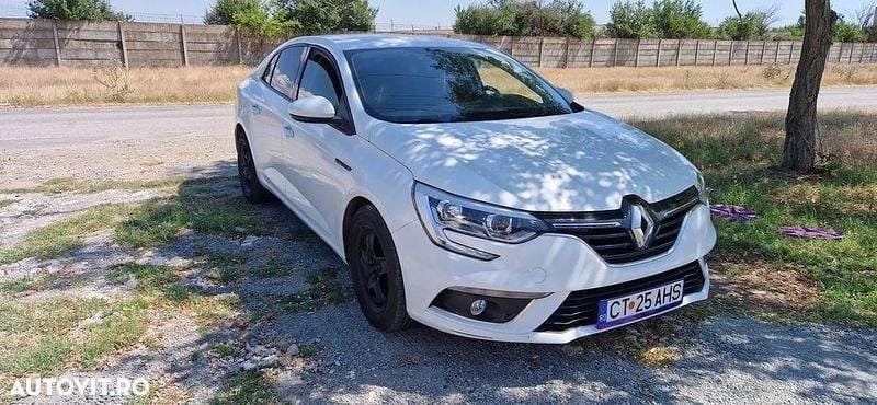 Alb Utilizat 2019 Renault Mégane IV Zen Berlinǎ | 10.300 EUR (Preț bun) - Imagine 1/4