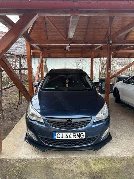 Second-hand Opel Astra 110 CP (80 kW) 2012 Albastru Break