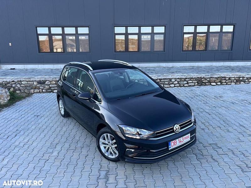 Second-hand VW Golf Highline 130 CP (95 kW) 2020 Culoarenegru Monovolum