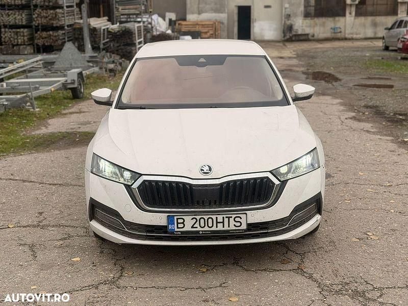 Culoarealb Utilizat 2024 Skoda Octavia Break | 19.800 EUR - Imagine 1/4