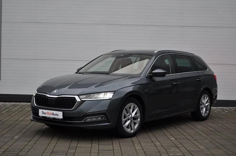 Gri inchis metalic perleffect Utilizat 2020 Skoda Octavia Break | 18.500 EUR (Scump) - Imagine 1/4