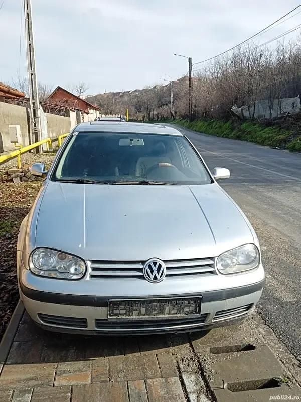 Second-hand VW Golf IV 55 CP (40 kW) 2001 Berlinǎ