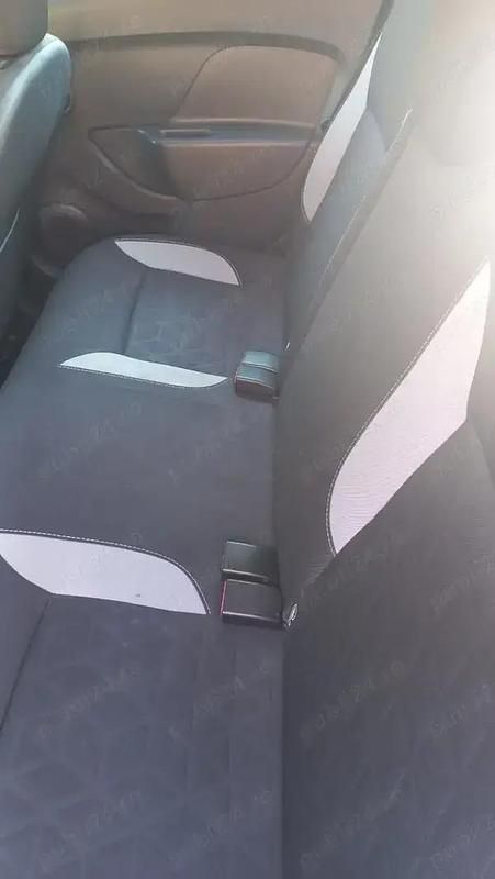 Utilizat 2015 Dacia Sandero Stepway Hatchback | 6.000 EUR - Imagine 1/4