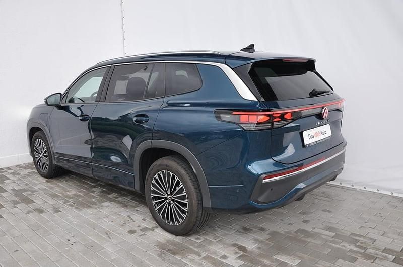 Nouă VW Tayron Elegance 272 CP (200 kW) 2025 Albastru mediu  normal SUV