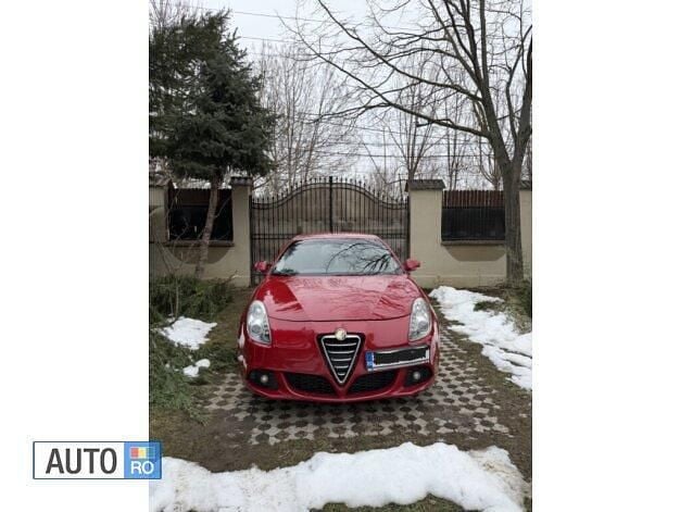 Second-hand Alfa Romeo Giulietta 170 CP (125 kW) 2012 Rosu Hatchback
