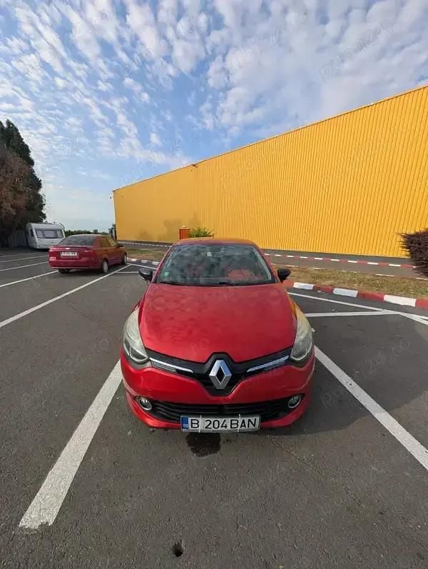 Utilizat 2013 Renault Clio IV Luxe Hatchback | 5.950 EUR (Preț OK) - Imagine 1/4