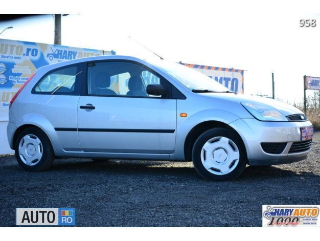 Second-hand Ford Fiesta 80 CP (58 kW) 2004 Argintiu Hatchback